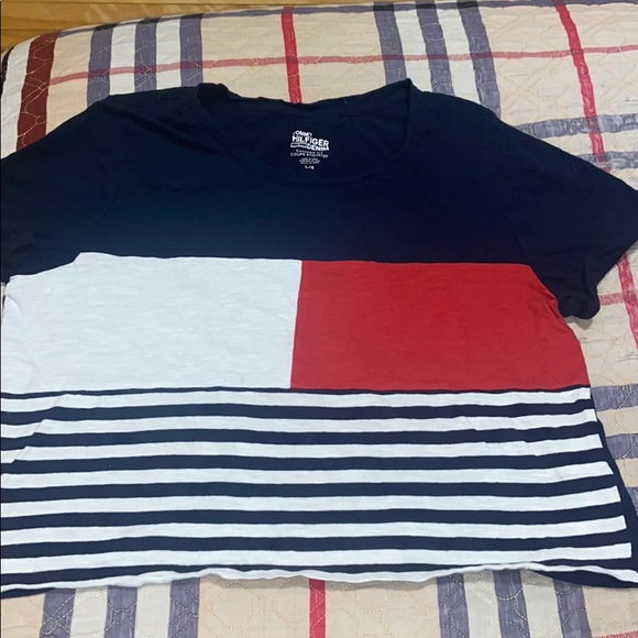 Tommy Hilfiger crop top - Picture 3 of 3